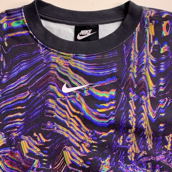 Nike Sportswear Fleece Crew Long Sleeve Pullover radioactive purple new w tags - Picture 3 of 7